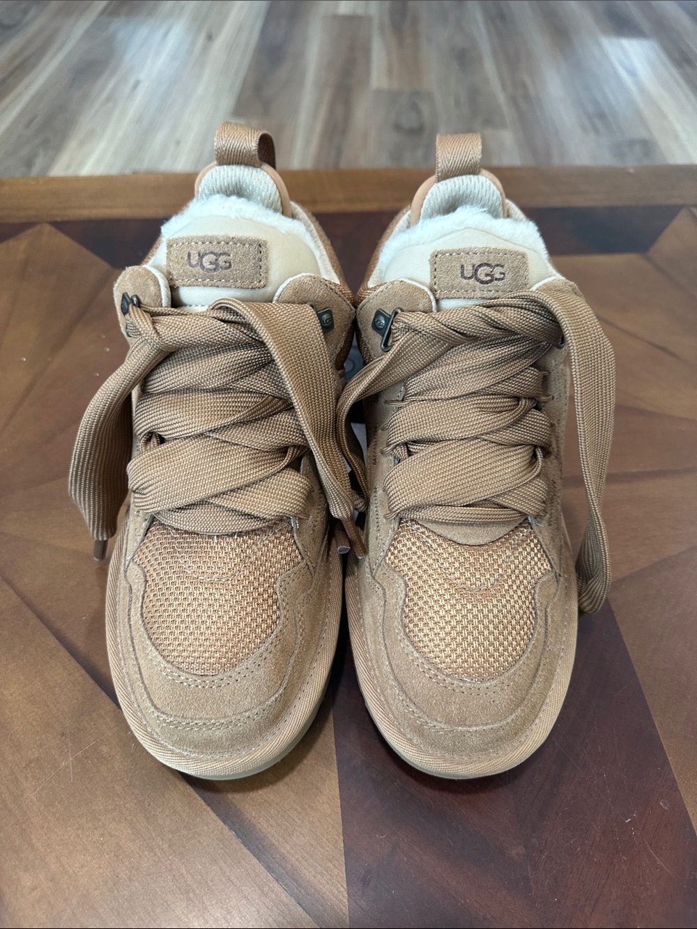 UGG Chestnut lowmel sn 1144032 NWOT